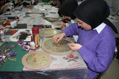 Van&#039;da kurslara katılan kadınlar becerilerini geliştiriyor