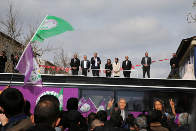 DEM Parti Eş Genel Başkanı Bakırhan, Muş&#039;ta seçim çalışmalarını sürdürdü