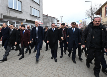 Cumhurbaşkanı Yardımcısı Yılmaz, Bingöl&#039;de "Hemşehri Buluşmaları" programında konuştu: