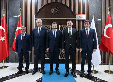 Cumhurbaşkanı Yardımcısı Cevdet Yılmaz, Tunceli Valiliğini ziyaret etti