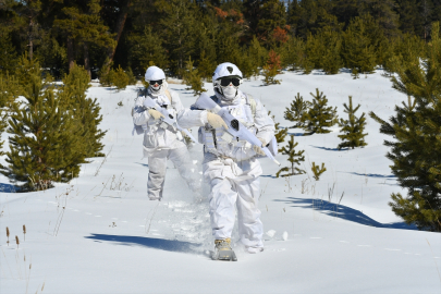 Karlı dağların erleri zorlu görevlere tatbikatlarla hazırlanıyor