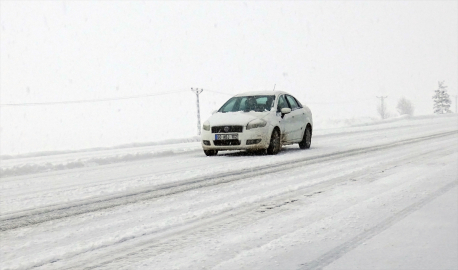 Erzurum, Kars ve Ardahan'da kar etkili oldu