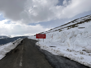 Kardan kapanan Ardahan-Ardanuç kara yolunun açılması için çalışma başlatıldı