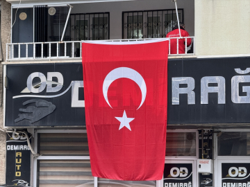 Şehit Teğmen Hulusi Elçi&#039;nin Bingöl&#039;deki ailesine acı haber verildi