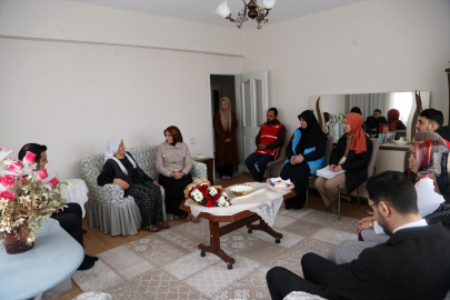 Malatya&#039;da evde sağlık hizmetleri ekibi 86 yaşındaki kişiyi ziyaret etti