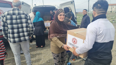 Somuncu Baba Derneğinden ramazan yardımı