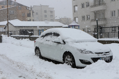 Bingöl&#039;de kar nedeniyle 236 yerleşim yerine ulaşım sağlanamıyor