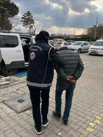 Erzincan&#039;da düzensiz göçmenleri taşıyan sürücü tutuklandı