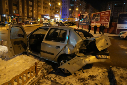 Erzurum'da kar yağışı sonrası 48 aracın karıştığı 17 ayrı kazada 12 kişi yaralandı