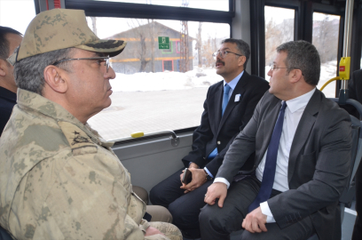 Yüksekova Belediyesi filosuna 5 araç daha kattı