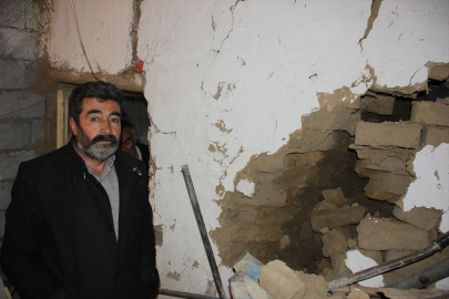 Hakkari&#039;de kısmen çöken ev boşaltıldı