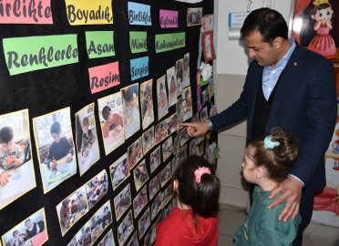 Erzurum&#039;da özel çocuklarla öğrenciler empati için engelleri renklerle aştı
