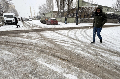 Erzurum, Ardahan ve Kars&#039;ta kar yağışı etkili oluyor