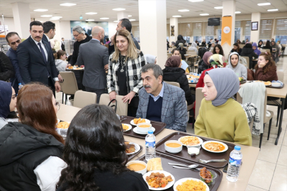 Milli Eğitim Bakanı Tekin, Erzurum&#039;da üniversite öğrencileriyle iftarda buluştu: