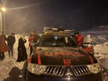 Van&#039;da sağlık ekipleri 4 yaşındaki çocuk için seferber oldu