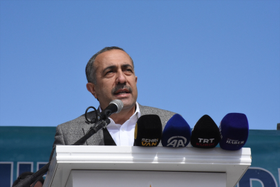 AK Parti Gürpınar&#039;da miting düzenledi