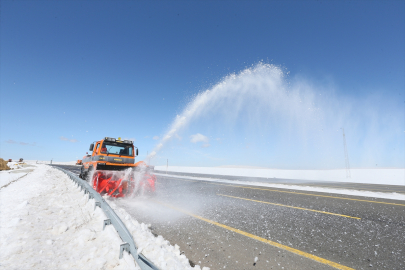 Kars&#039;ta bahar ve kış bir arada yaşanıyor