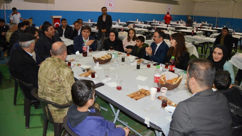 Şemdinli&#039;de şehit aileleri ve gaziler iftarda bir araya geldi
