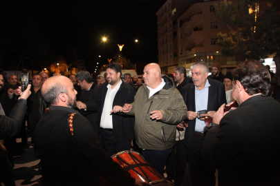 Ahlat&#039;ta seçim sonuçları kutlandı