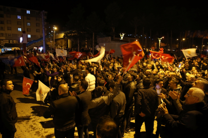 Bitlis Belediye Başkanı Nesrullah Tanğlay, vatandaşlara hitap etti: