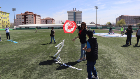 Otizmli çocuklar, "farkındalık günü" etkinliklerinde eğlendi