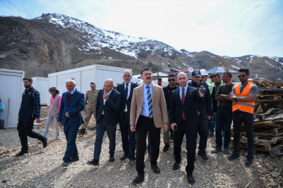 Tunceli'de depreme dayanıksız olduğu belirlenen 3 bin 406 yapı yıkılıyor