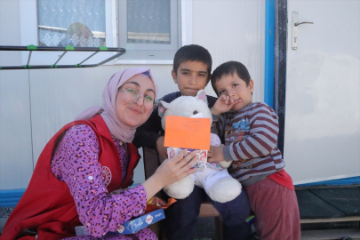 Rizeli çocuklardan Malatya&#039;daki depremzede akranlarına bayram şekeri