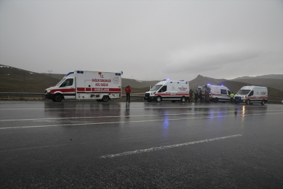 Van&#039;da askeri aracın devrilmesi sonucu bir asker yaralandı