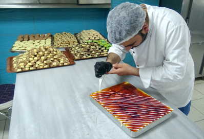 Kars’ta bayram öncesi tatlı mesai başladı