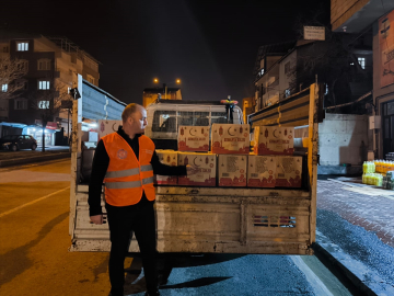 Hakkari&#039;de engelli ve yetimlere yardım
