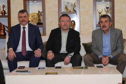 Milli Eğitim Bakanı Tekin, Erzurum&#039;da ziyaretlerde bulundu