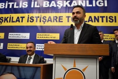 Bitlis&#039;te AK Parti Bitlis İl Başkanlığında bayramlaşma programı düzenlendi