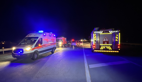 Muş'ta 2 otomobilin çarpışması sonucu 9 kişi yaralandı