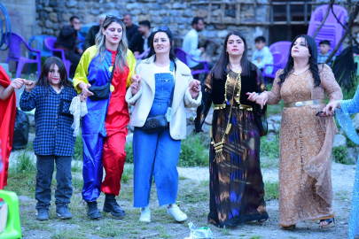 Gönüllü gezginler, Hakkari&#039;de çocukları eğlendirdi