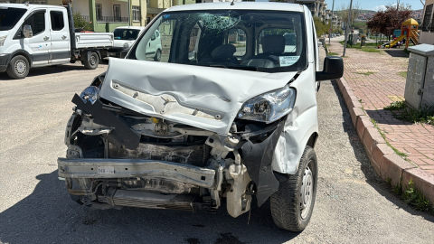 Elazığ&#039;da hafif ticari araç ile otomobilin çarpıştığı kazada 7 kişi yaralandı