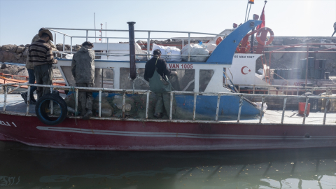 Van Gölü&#039;nde 3 ay sürecek av yasağı başladı