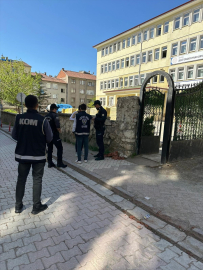 Elazığ&#039;da polis okul önlerinde denetim yaptı