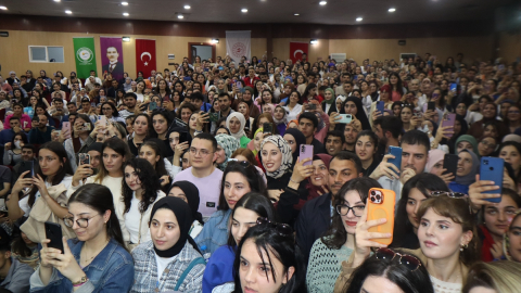 Gençlik ve Spor Bakanı Bak, Iğdır Üniversitesindeki gençlere seslendi: