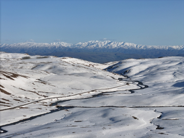 Bingöl&#039;de aynı anda iki mevsimin güzelliği yaşanıyor