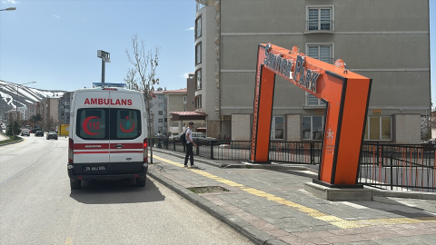 Erzurum&#039;da parkta çıkan kavgada bir çocuk bıçakla yaralandı