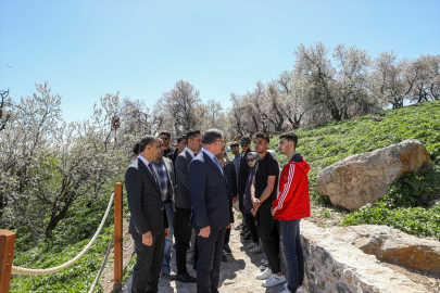 Van Valisi Balcı, Akdamar Adası&#039;ndaki bakım ve restorasyon çalışmalarını inceledi