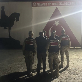 Ardahan'da baraj şantiyesinden hurda demir çalan 2 zanlı tutuklandı