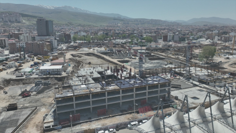 Malatya&#039;da çarşı merkezinde inşaatlar yükseliyor