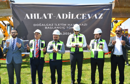 Adilcevaz&#039;da doğalgaz iletim hattı kazı çalışmaları başladı