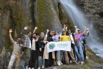 Hakkari&#039;de doğaseverler Ava Ore Şelalesi&#039;nin aktığı bölgeyi gezdi