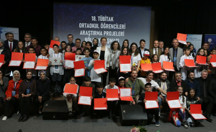 Van&#039;da projeleri ile dereceye giren öğrencilere başarı belgesi verildi