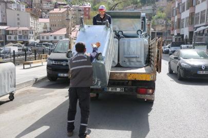 Bitlis'te çöp konteynerleri yenilendi