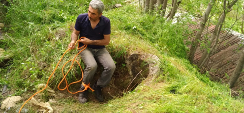 Tunceli&#039;de kuyuya düşen oğlak kurtarıldı