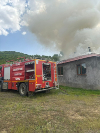 Bingöl&#039;de çatı yangını söndürüldü