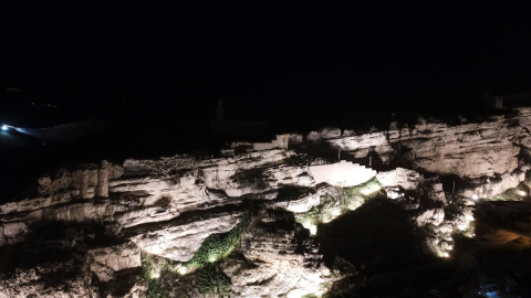 Aydınlatması tamamlanan Kemah Kalesi, yeni yüzüyle turizme kazandırıldı